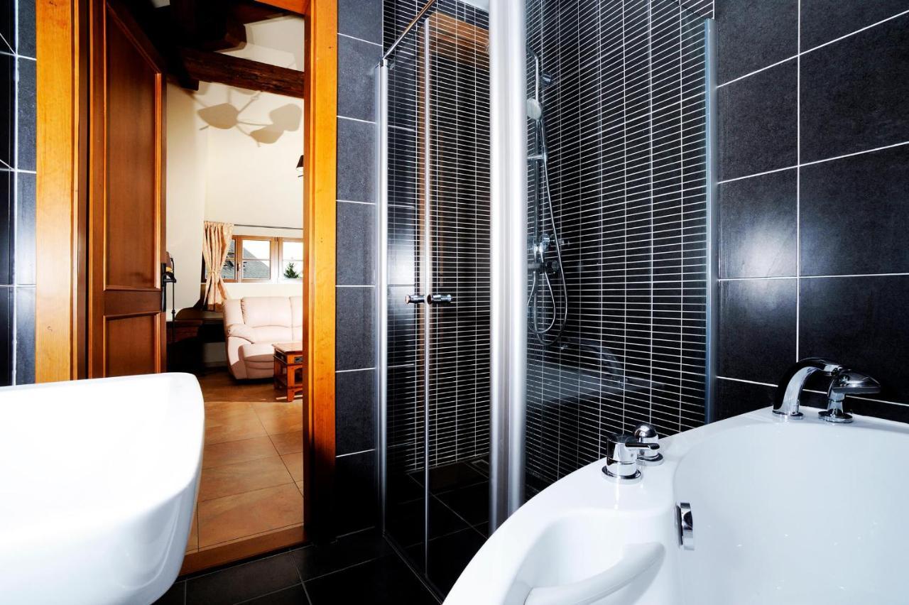 Hotel Kristin Hradek เดชชิน ภายนอก รูปภาพ